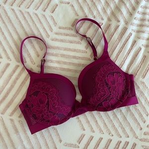 Victoria Secret Lace Push Up • 32C